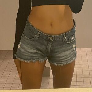 Size 6 H&M blue distressed denim shorts